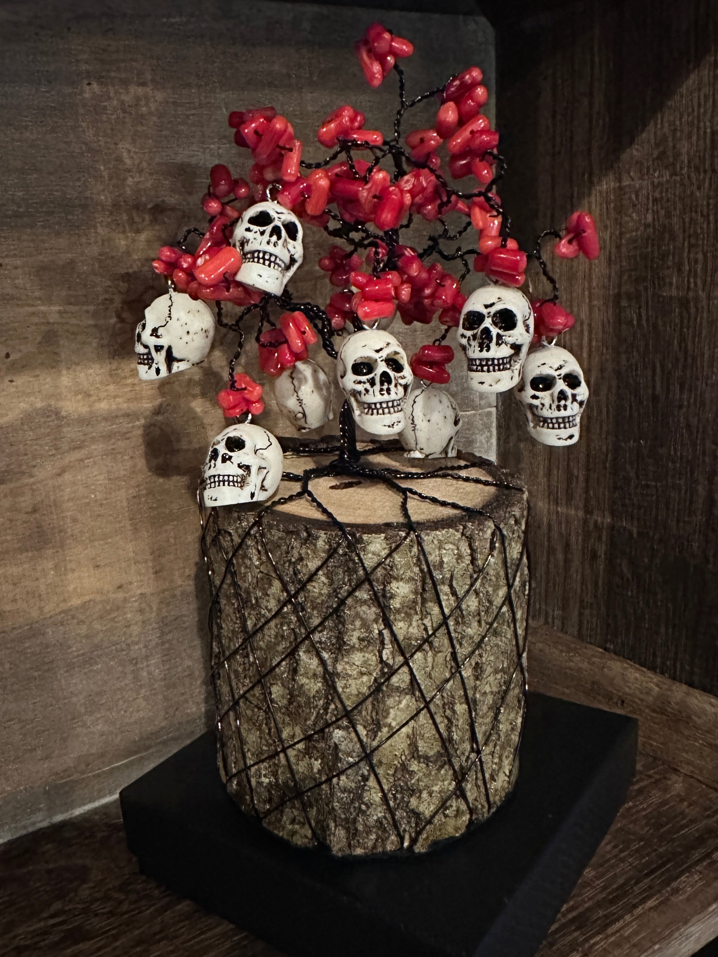 Red Bamboo Coral Skull Wire Tree