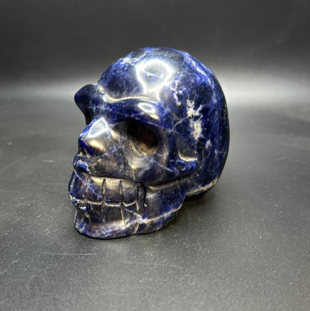Sodalite skull